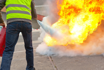 Vérification de système de sécurité incendie par une entreprise à Arles