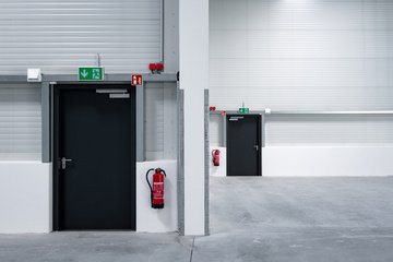L'importance des portes coupe-feu dans les bâtiments commerciaux L'importance des portes coupe-feu dans les bâtiments commerciaux